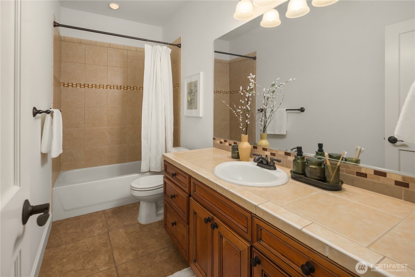 6577 102nd Avenue NE, Kirkland, WA 98033