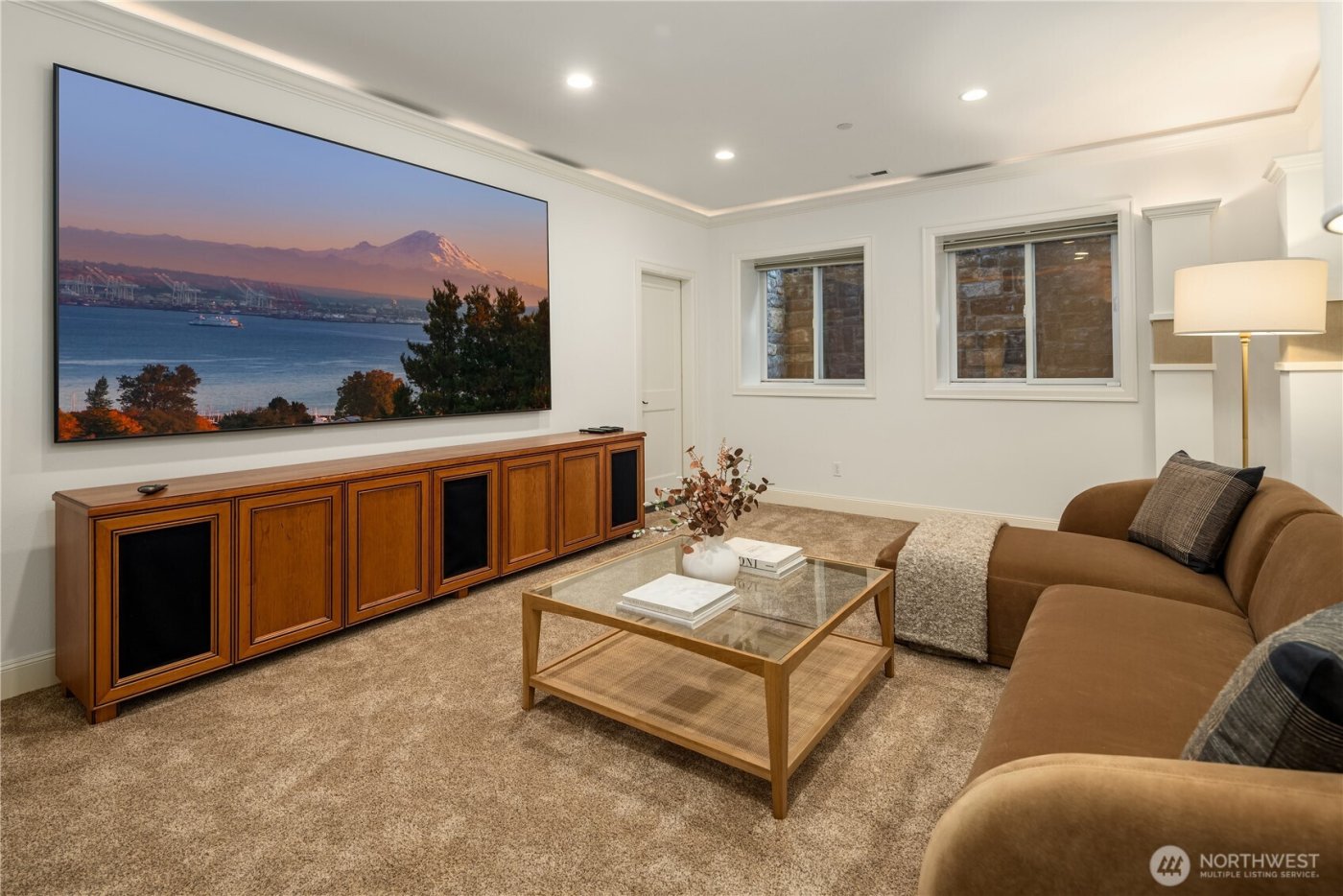 6577 102nd Avenue NE, Kirkland, WA 98033