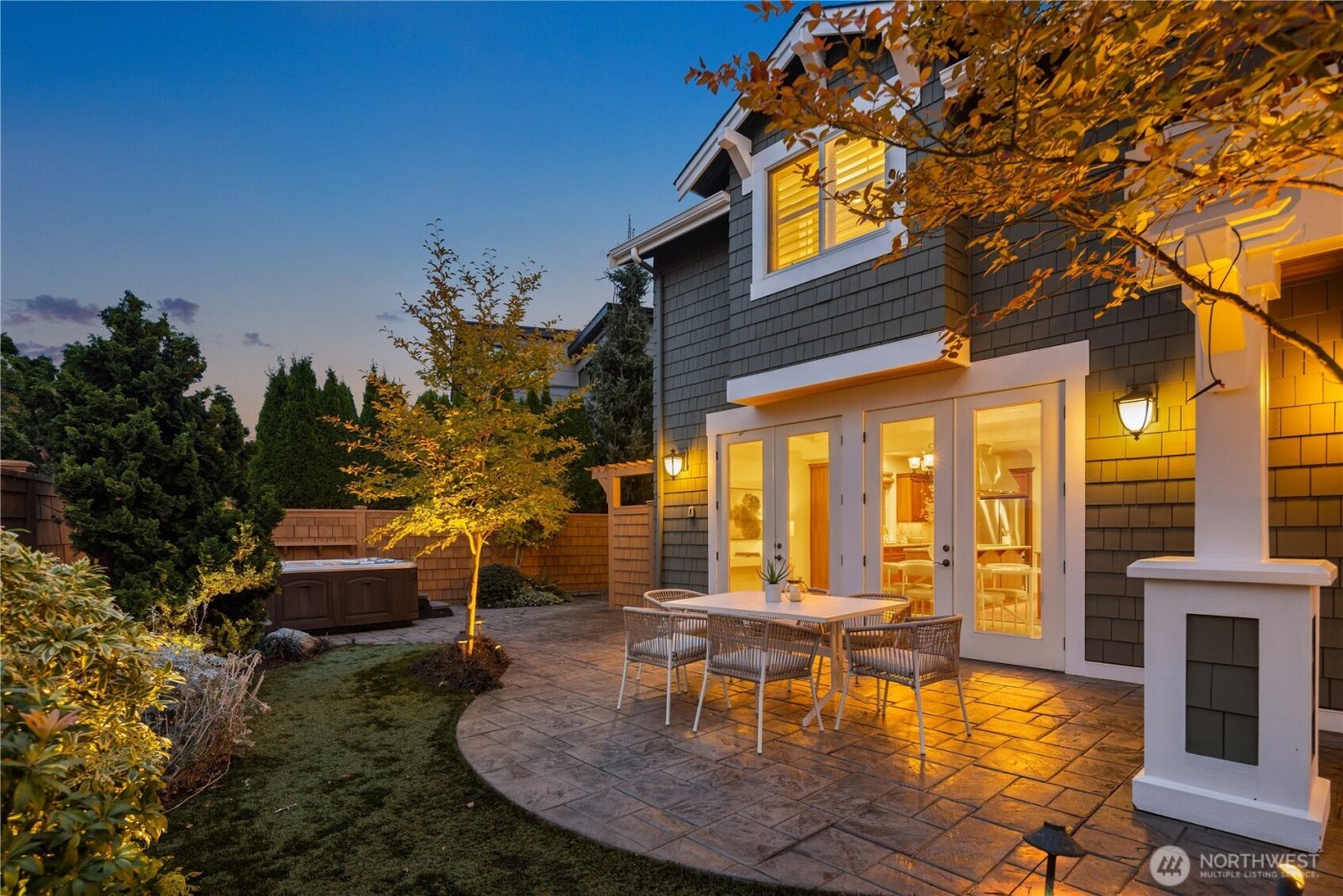 6577 102nd Avenue NE, Kirkland, WA 98033