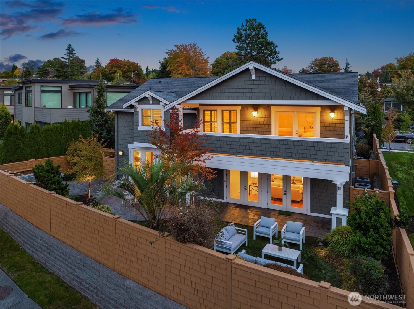 6577 102nd Avenue NE, Kirkland, WA 98033