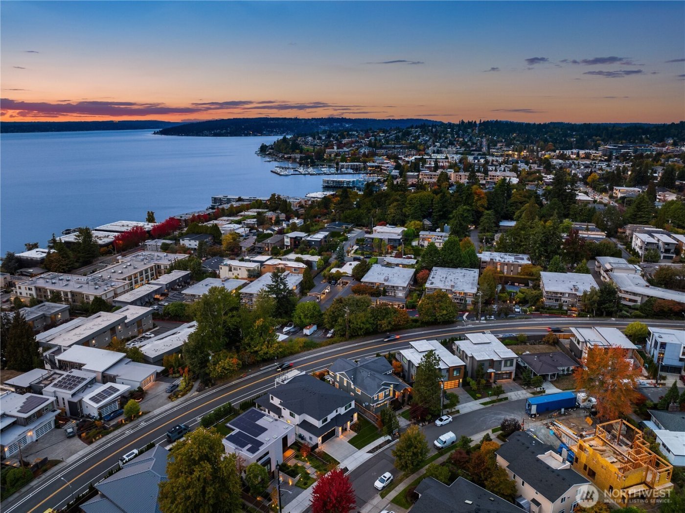 6577 102nd Avenue NE, Kirkland, WA 98033