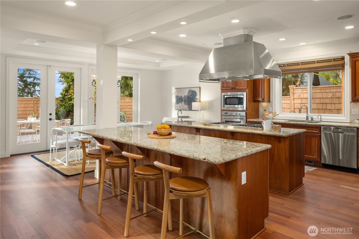 6577 102nd Avenue NE, Kirkland, WA 98033