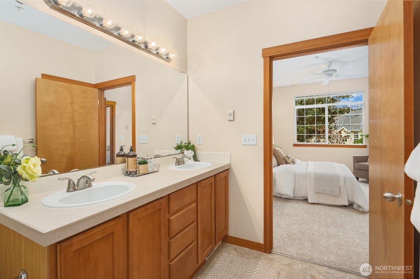 1855 Trossachs Boulevard SE #2402, Sammamish, WA 98075