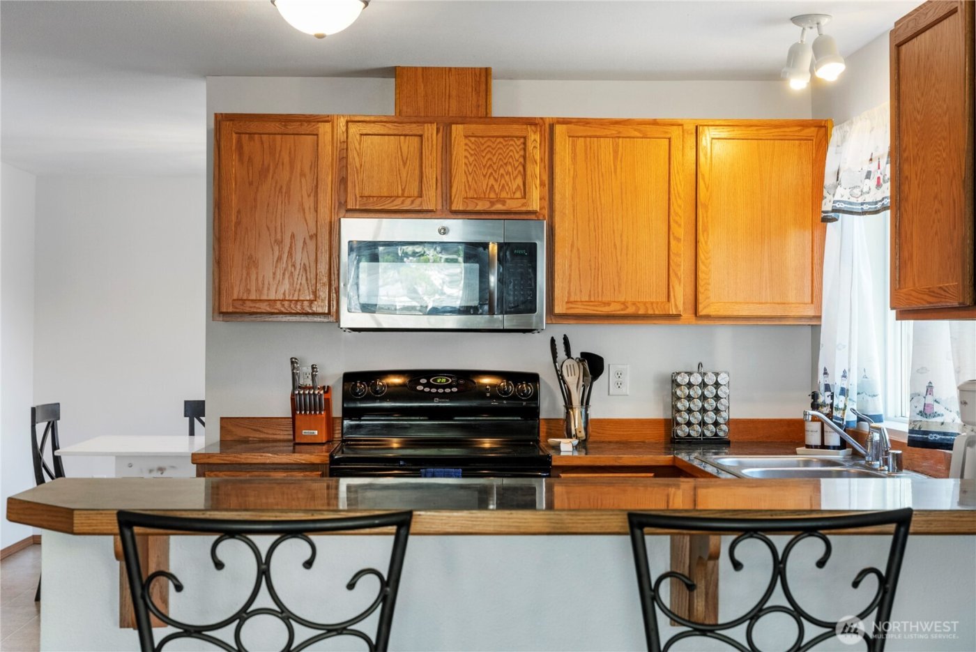 120 S Ocosta Street , Westport, WA 98595