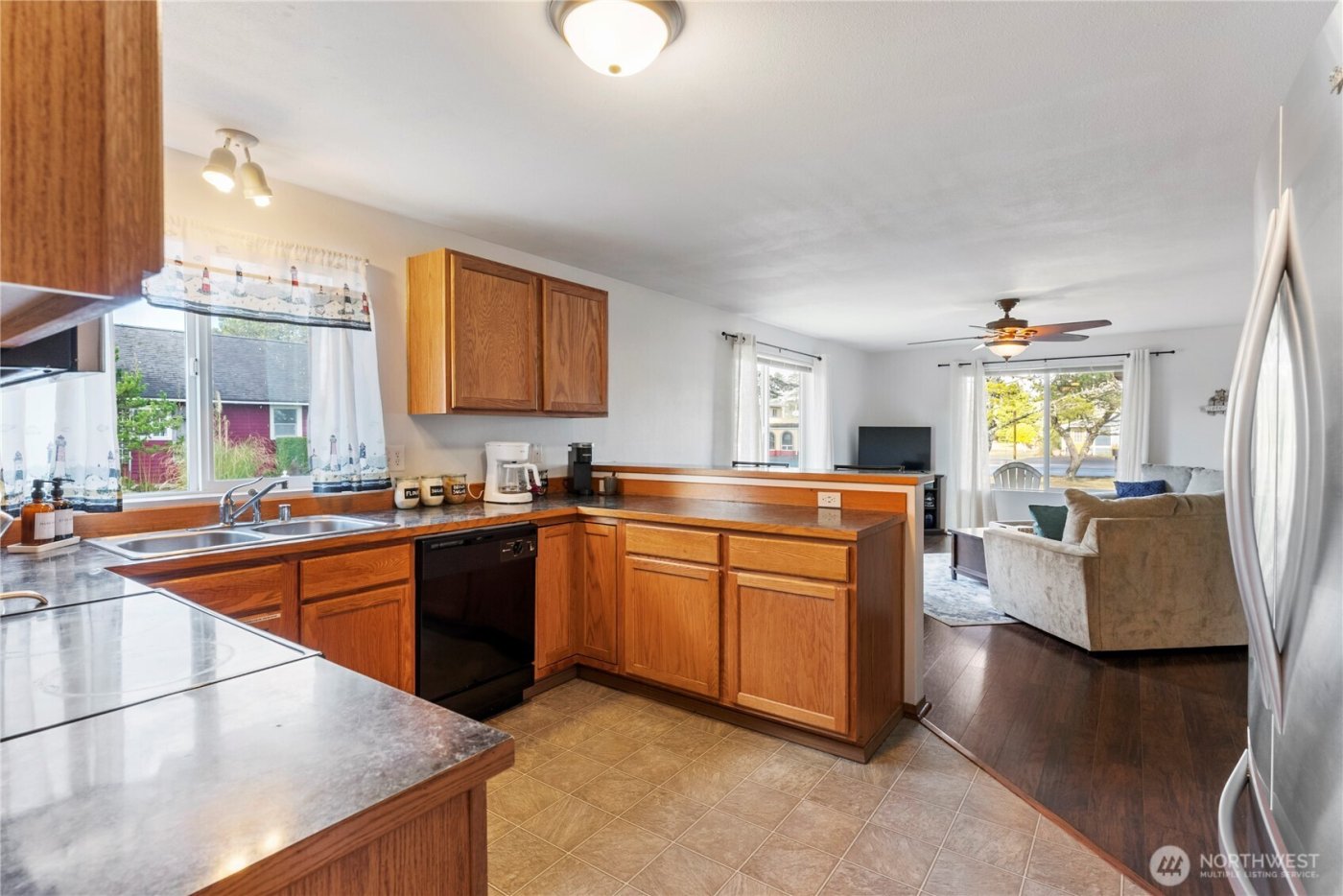 120 S Ocosta Street , Westport, WA 98595