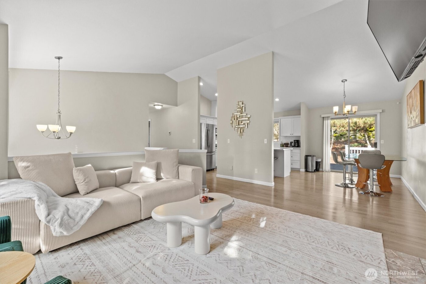 37541 21st Avenue S, Federal Way, WA 98003