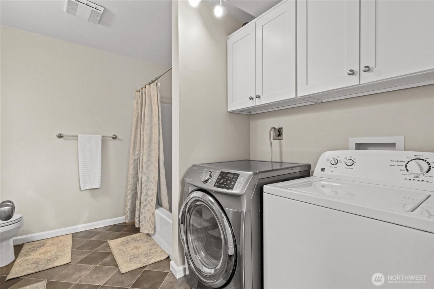 37541 21st Avenue S, Federal Way, WA 98003