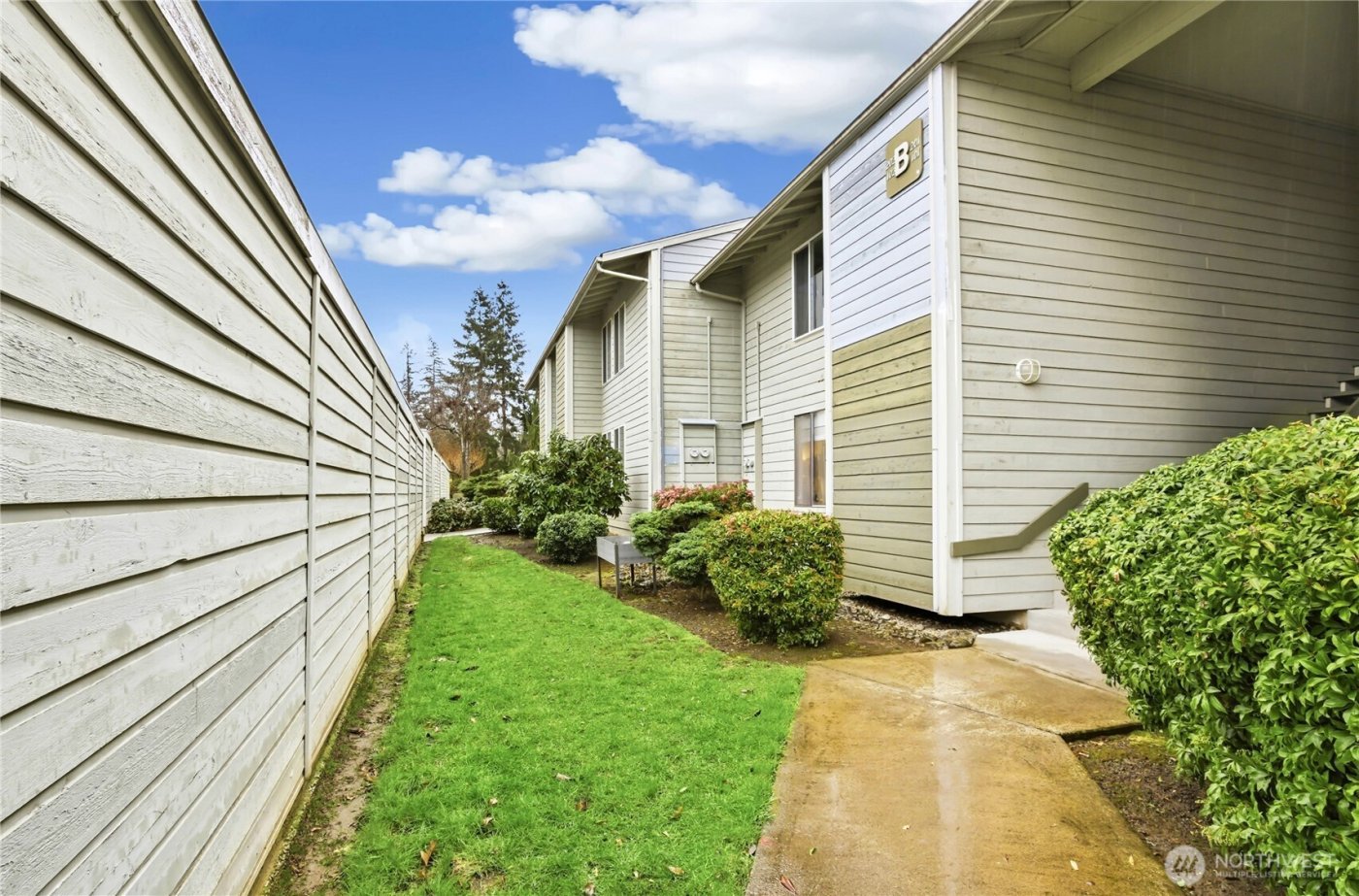 14401 SE Petrovitsky Road #B102, Renton, WA 98058