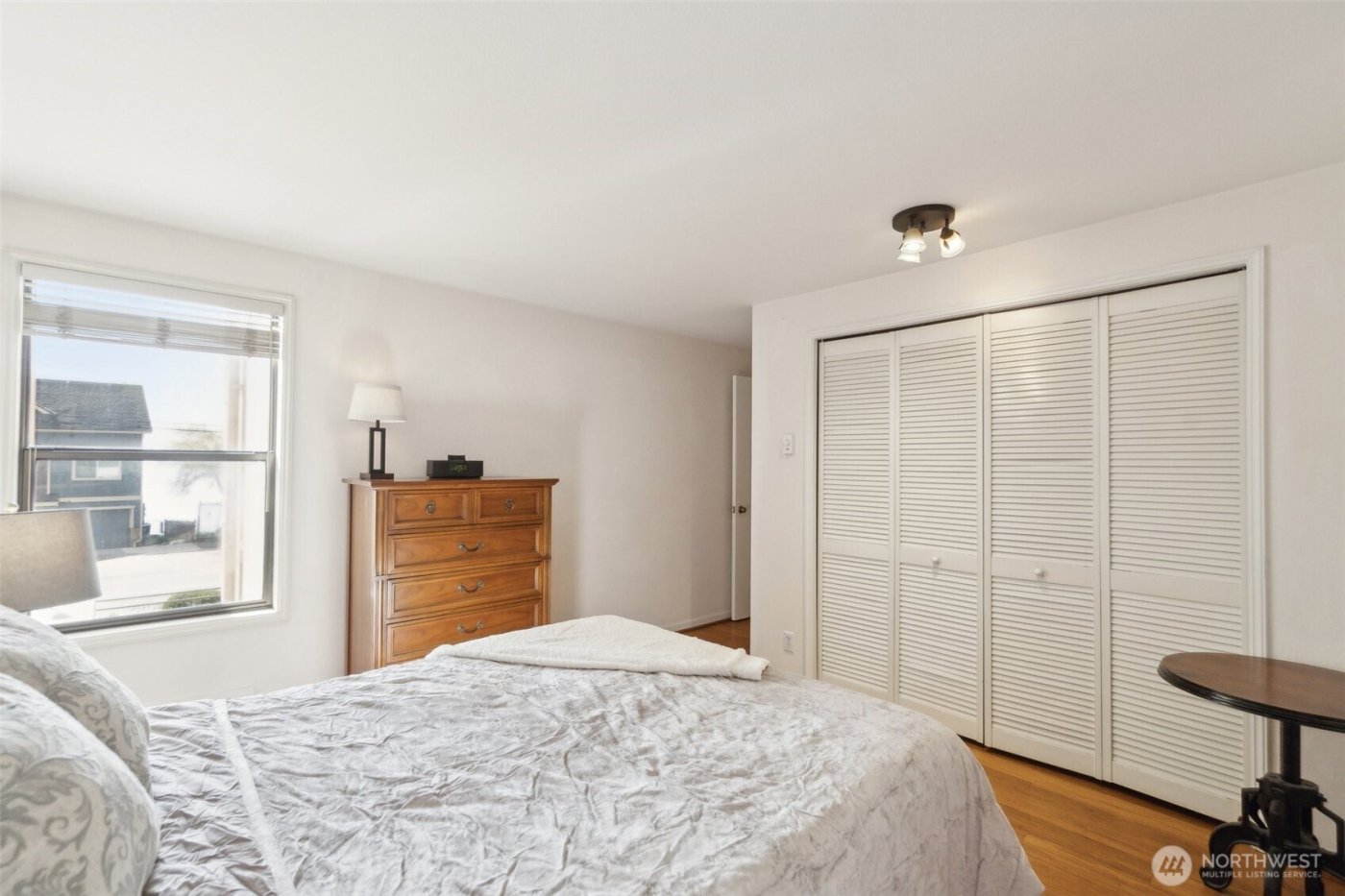 4222 Beach Drive SW #202, Seattle, WA 98116