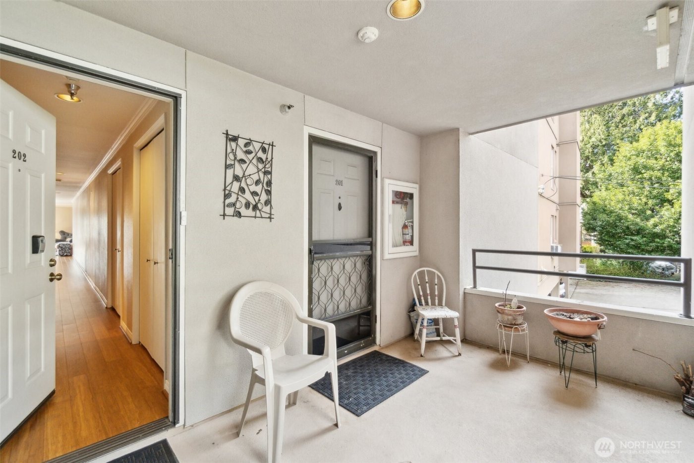 4222 Beach Drive SW #202, Seattle, WA 98116