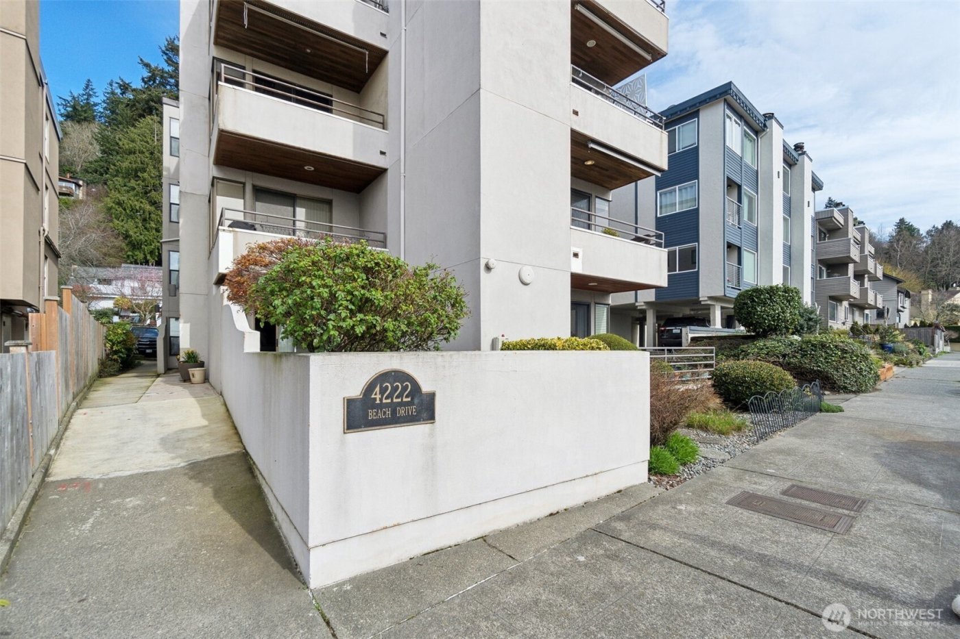 4222 Beach Drive SW #202, Seattle, WA 98116