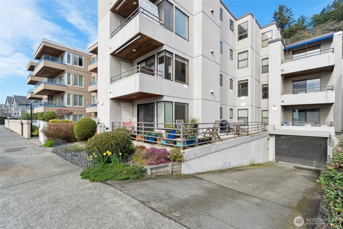 4222 Beach Drive SW #202, Seattle, WA 98116