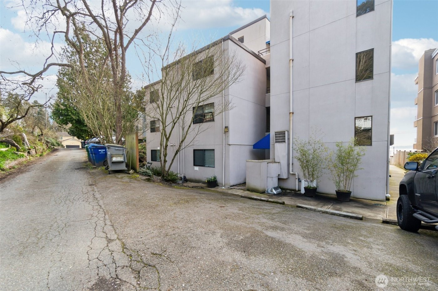 4222 Beach Drive SW #202, Seattle, WA 98116