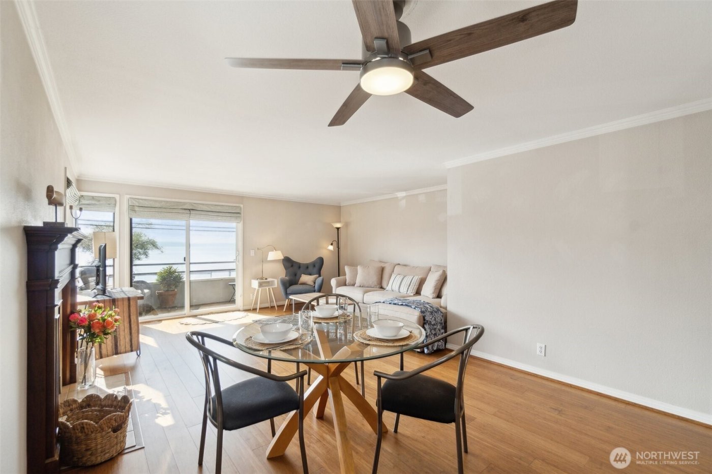 4222 Beach Drive SW #202, Seattle, WA 98116