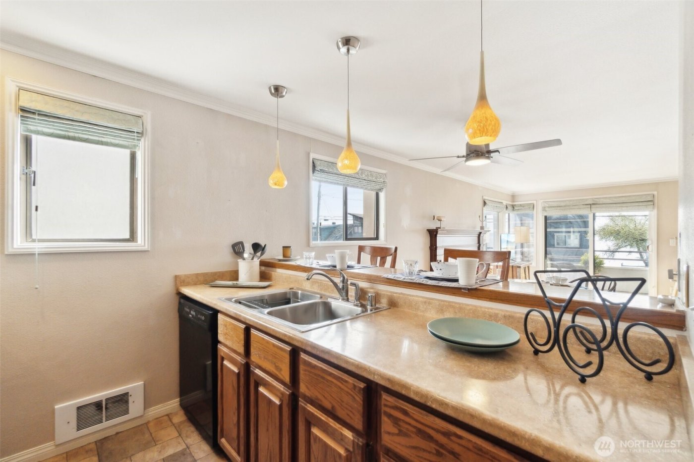 4222 Beach Drive SW #202, Seattle, WA 98116