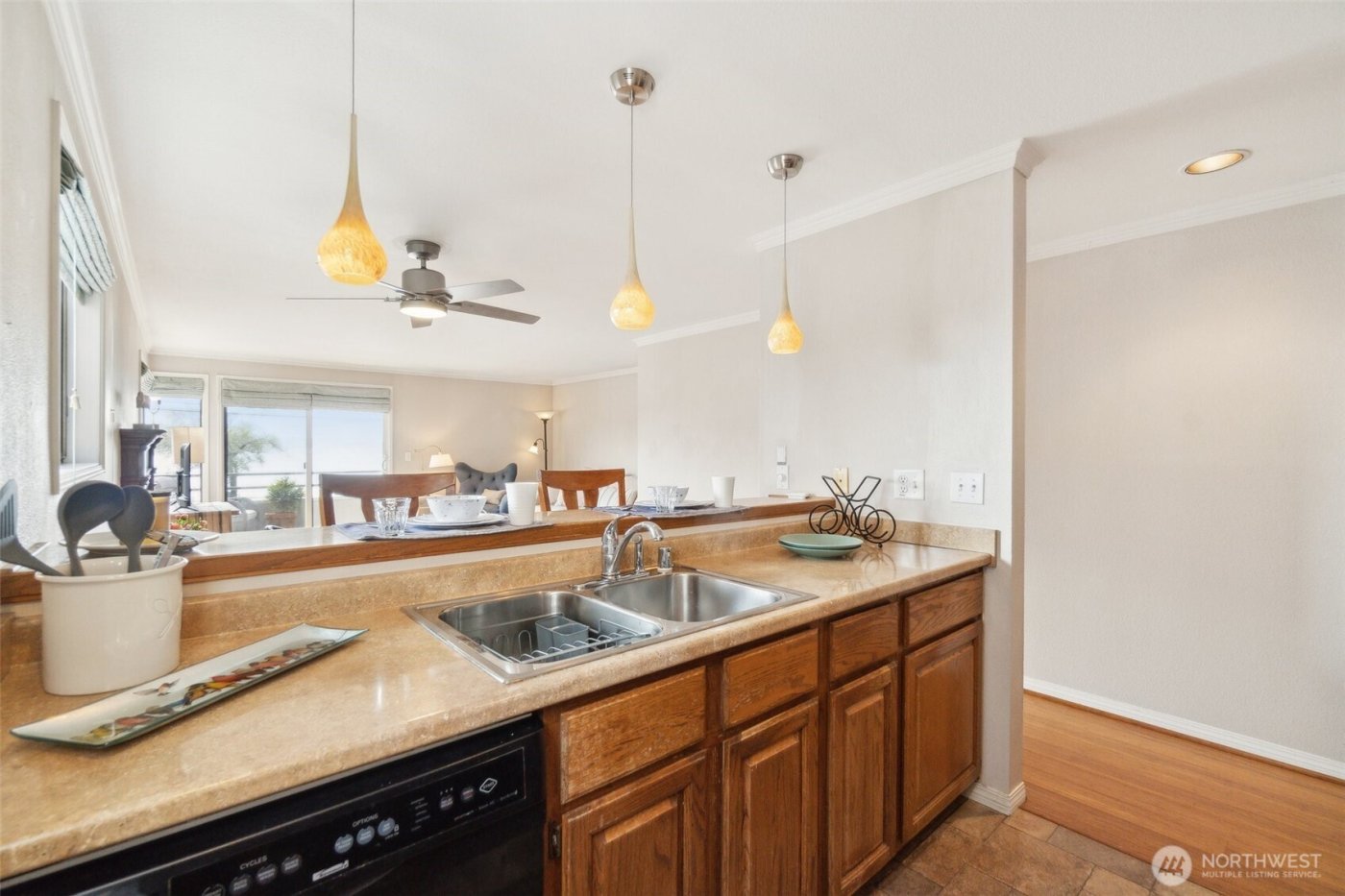 4222 Beach Drive SW #202, Seattle, WA 98116