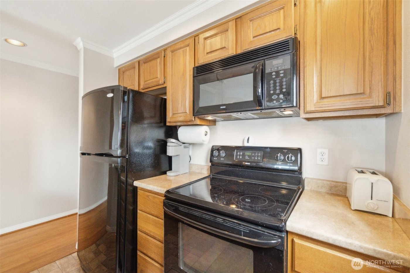 4222 Beach Drive SW #202, Seattle, WA 98116