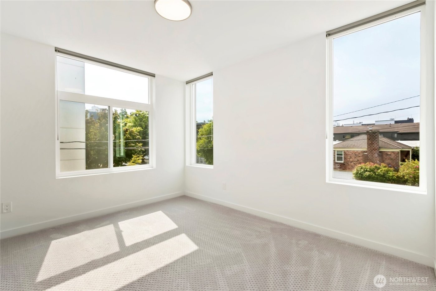 947 NW 56th Street , Seattle, WA 98107