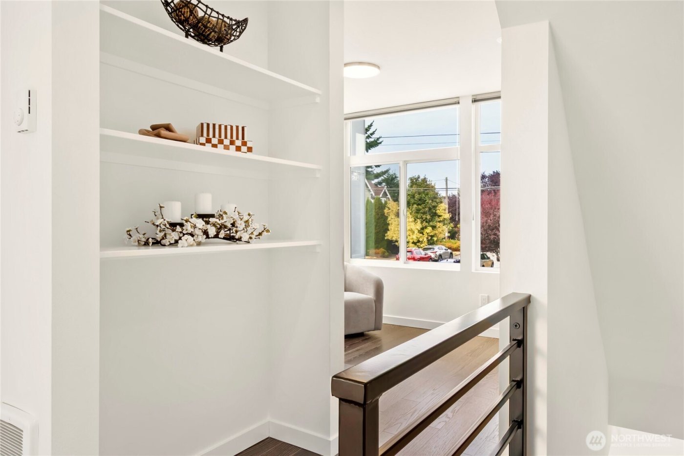 947 NW 56th Street , Seattle, WA 98107