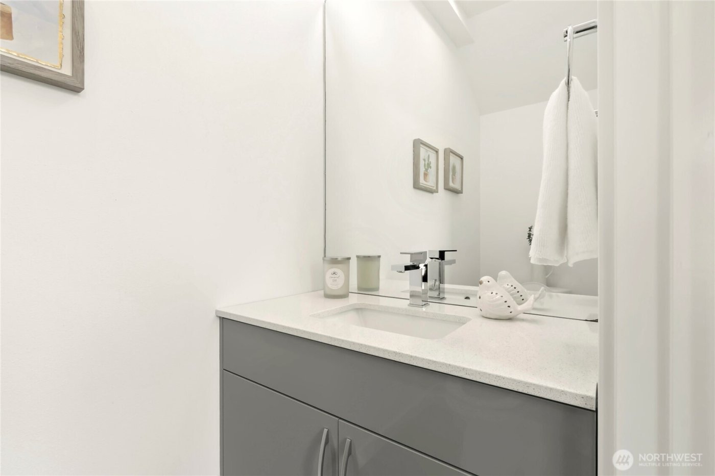 947 NW 56th Street , Seattle, WA 98107