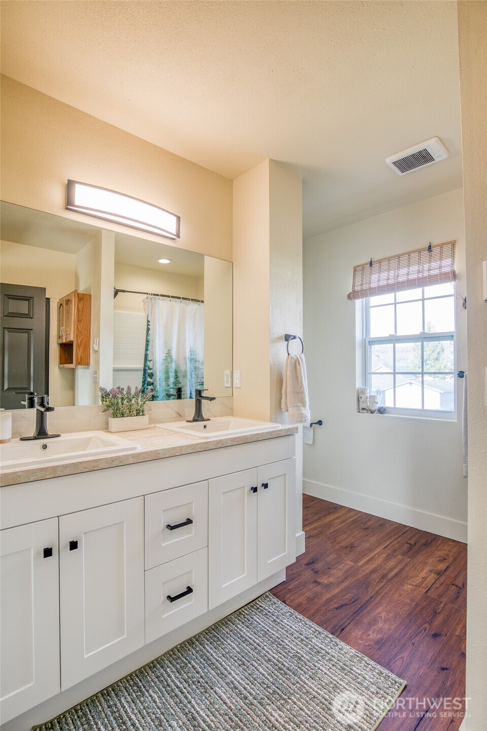 325 E Scott Street , Aberdeen, WA 98520