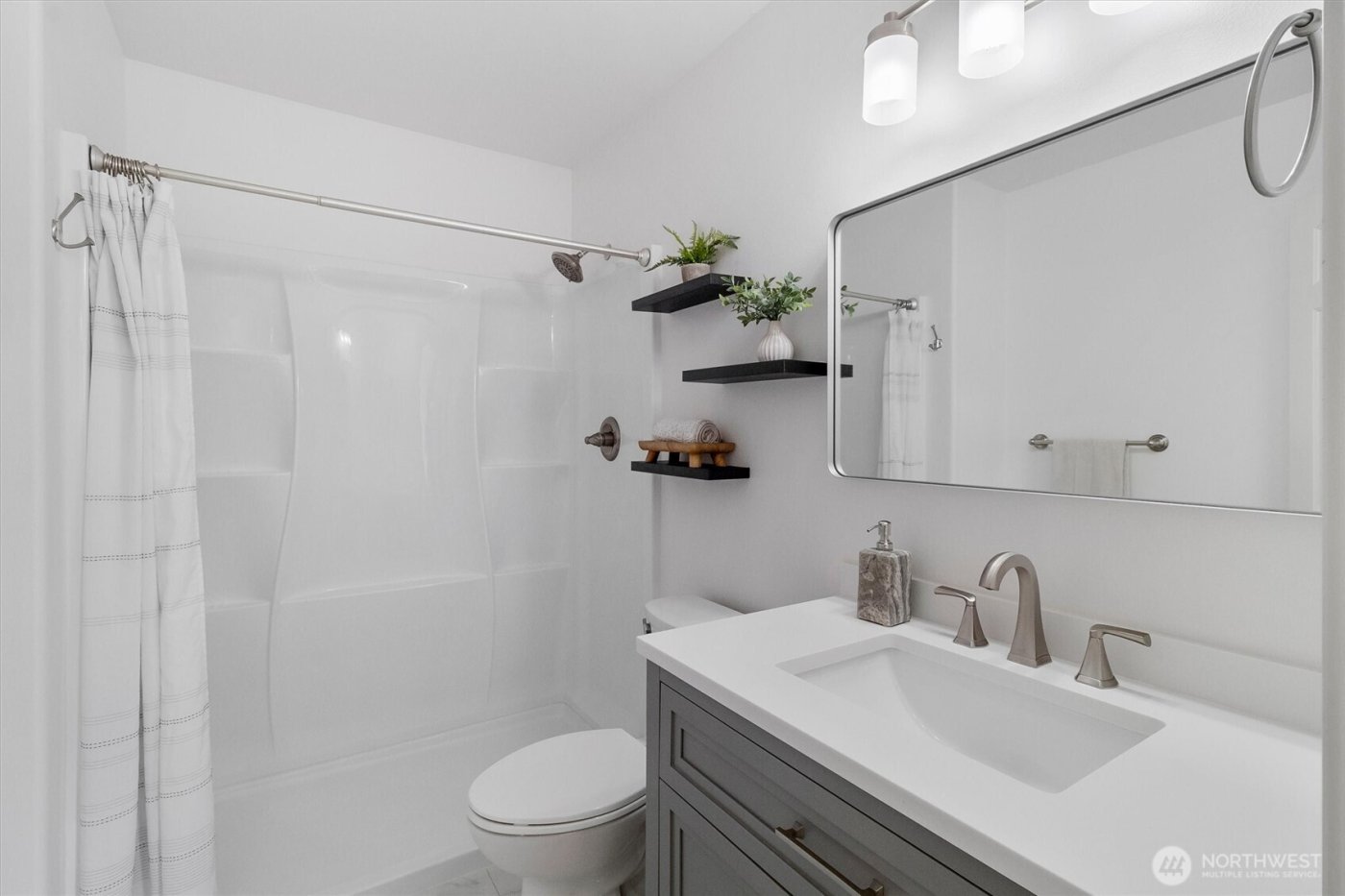 705 Finley Lane #N2, La Conner, WA 98257