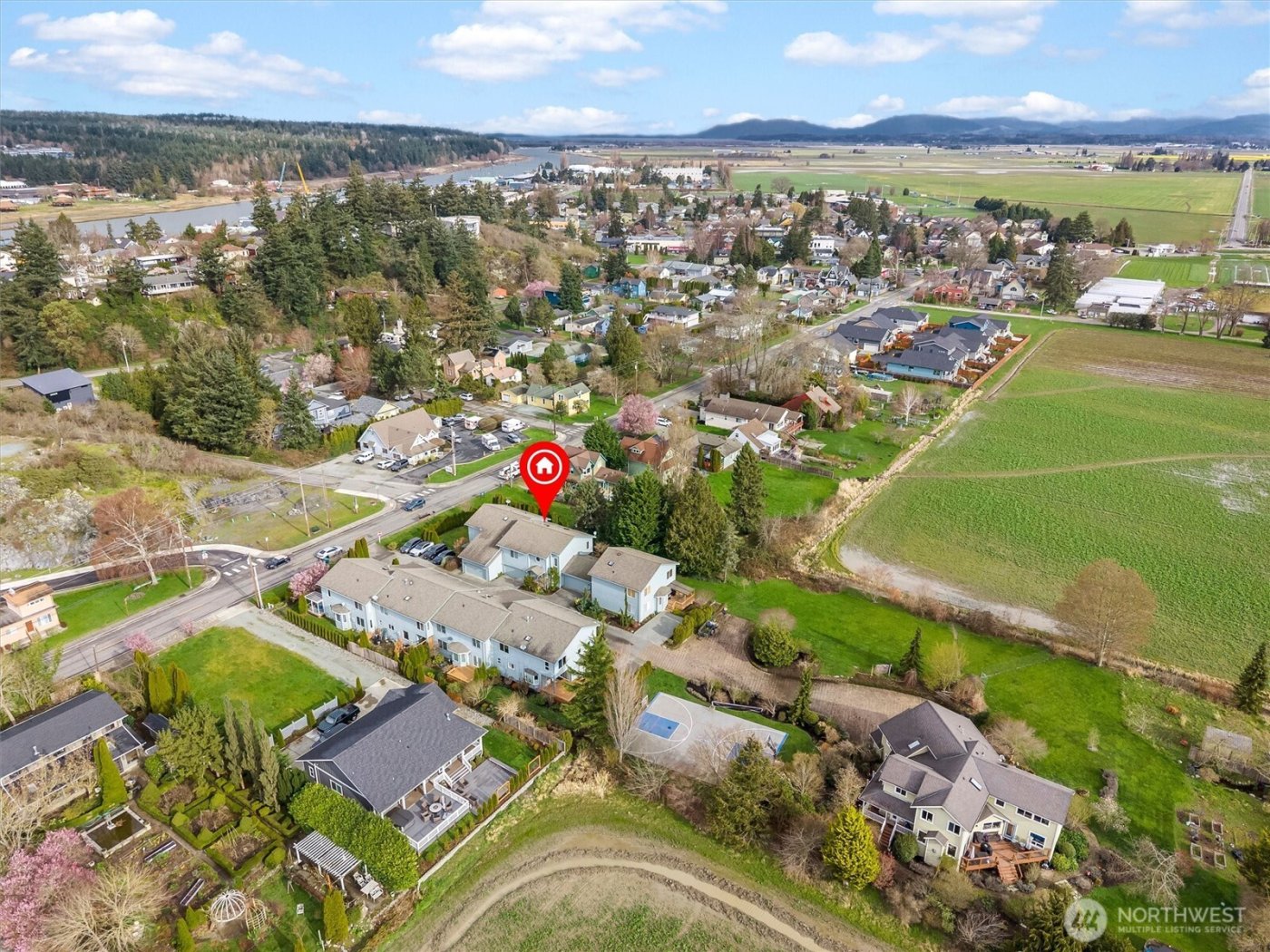 705 Finley Lane #N2, La Conner, WA 98257