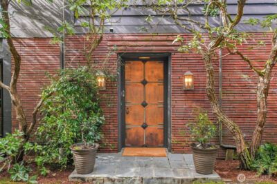 2686 44th Avenue W, Seattle, WA 98199 - Photo 2