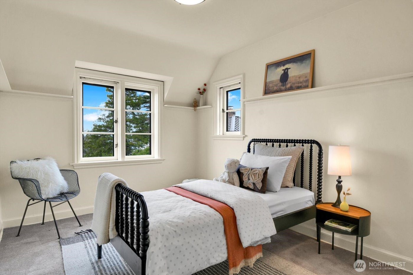 2686 44th Avenue W, Seattle, WA 98199