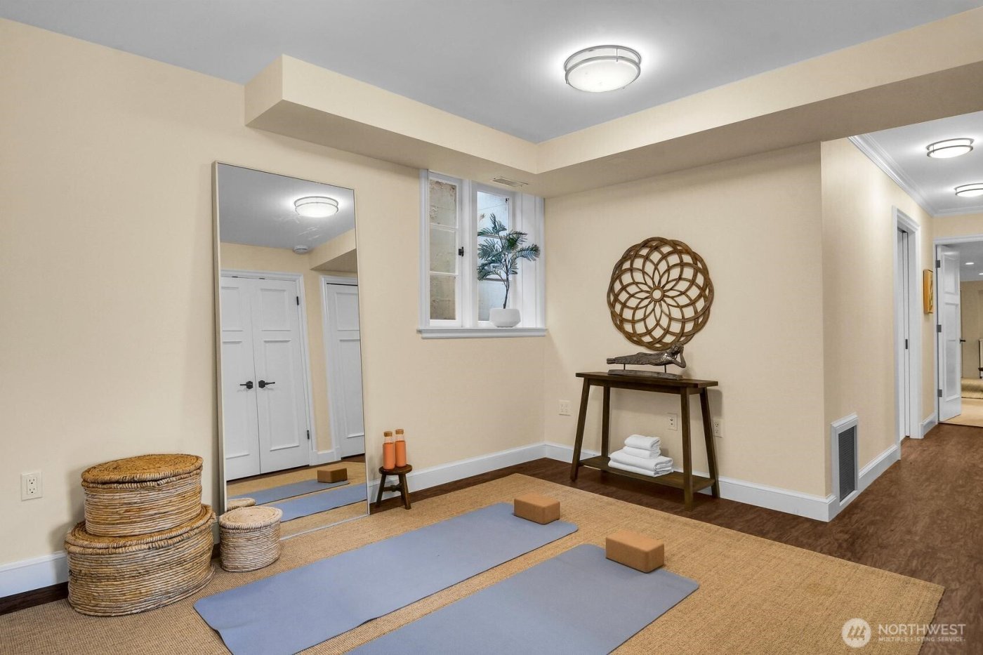 2686 44th Avenue W, Seattle, WA 98199