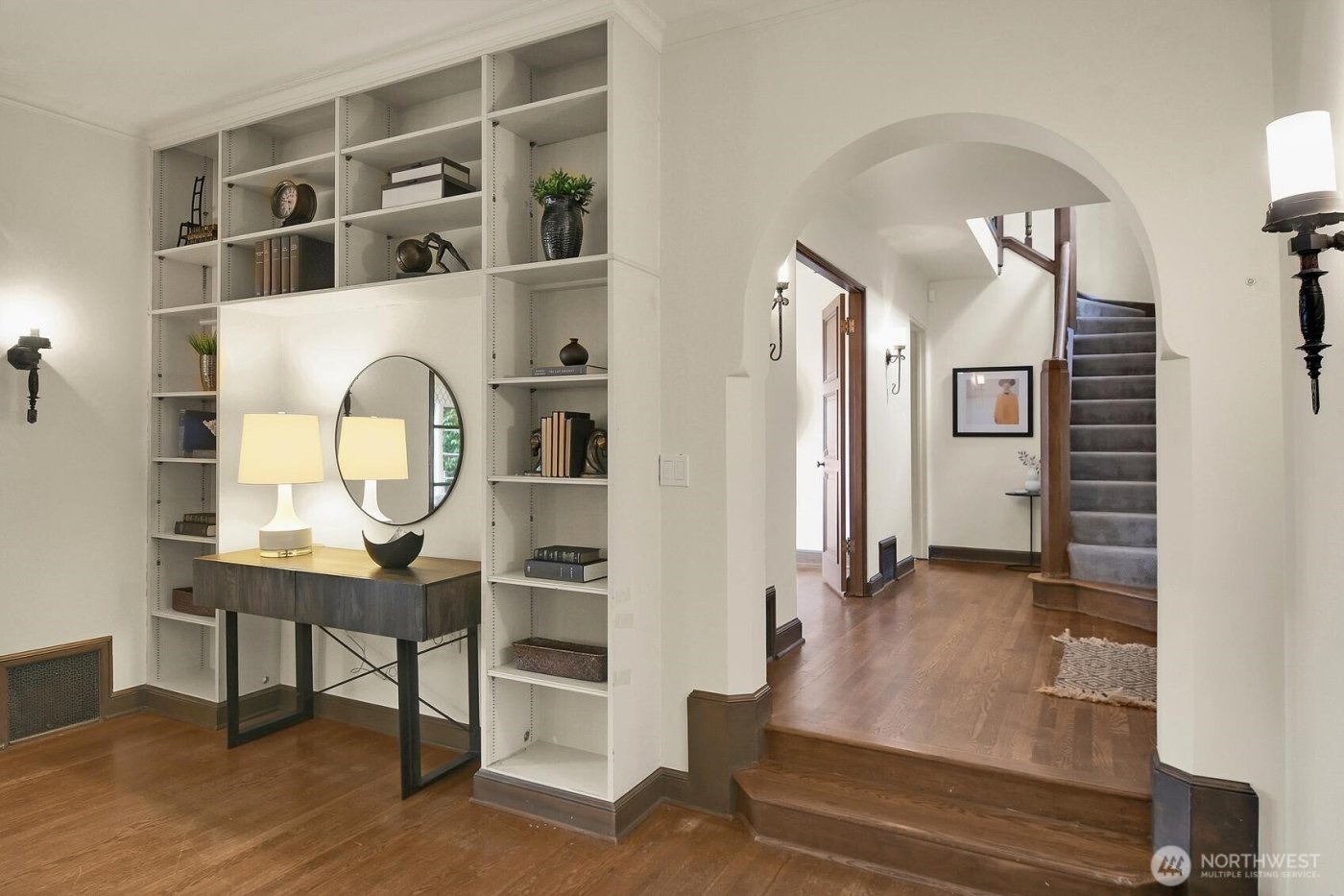 2686 44th Avenue W, Seattle, WA 98199