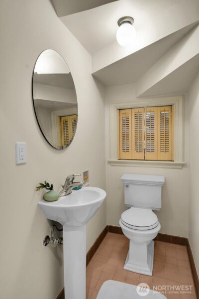 2686 44th Avenue W, Seattle, WA 98199 - Photo 8