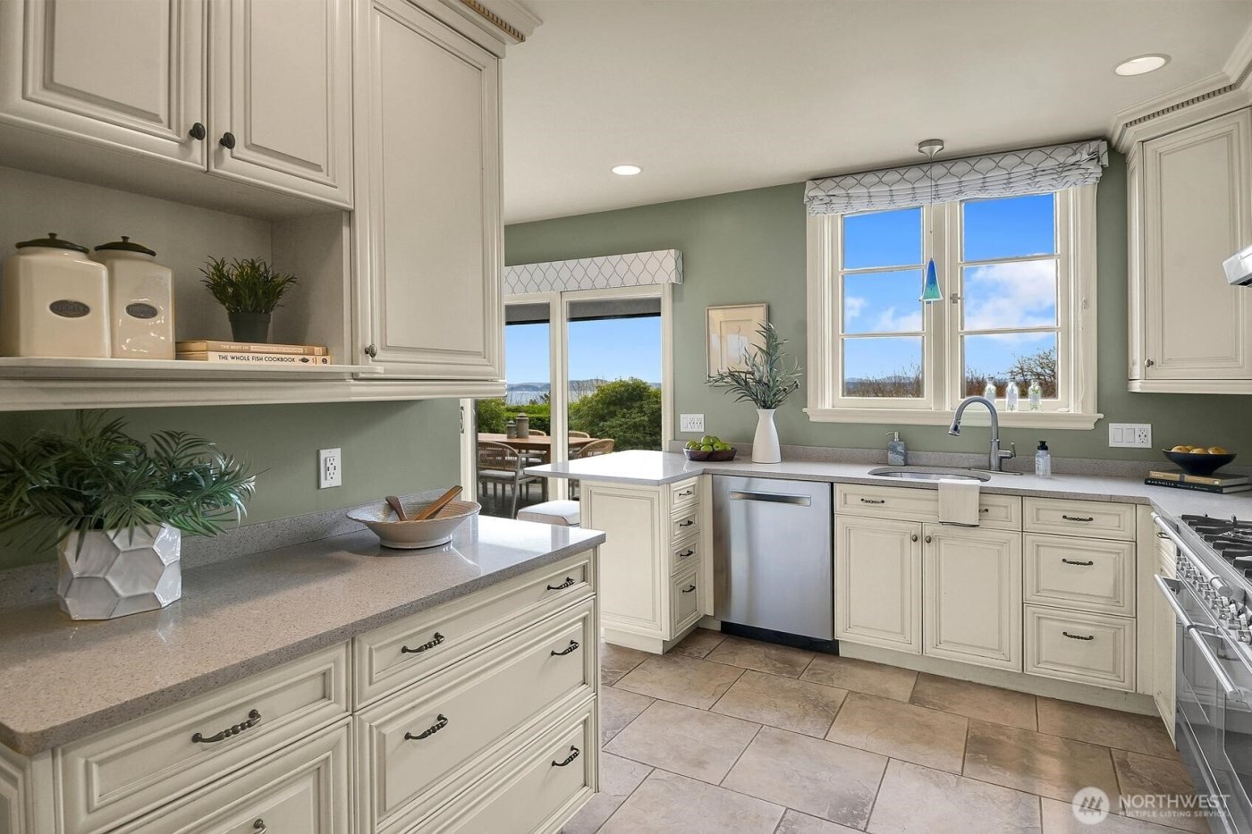 2686 44th Avenue W, Seattle, WA 98199