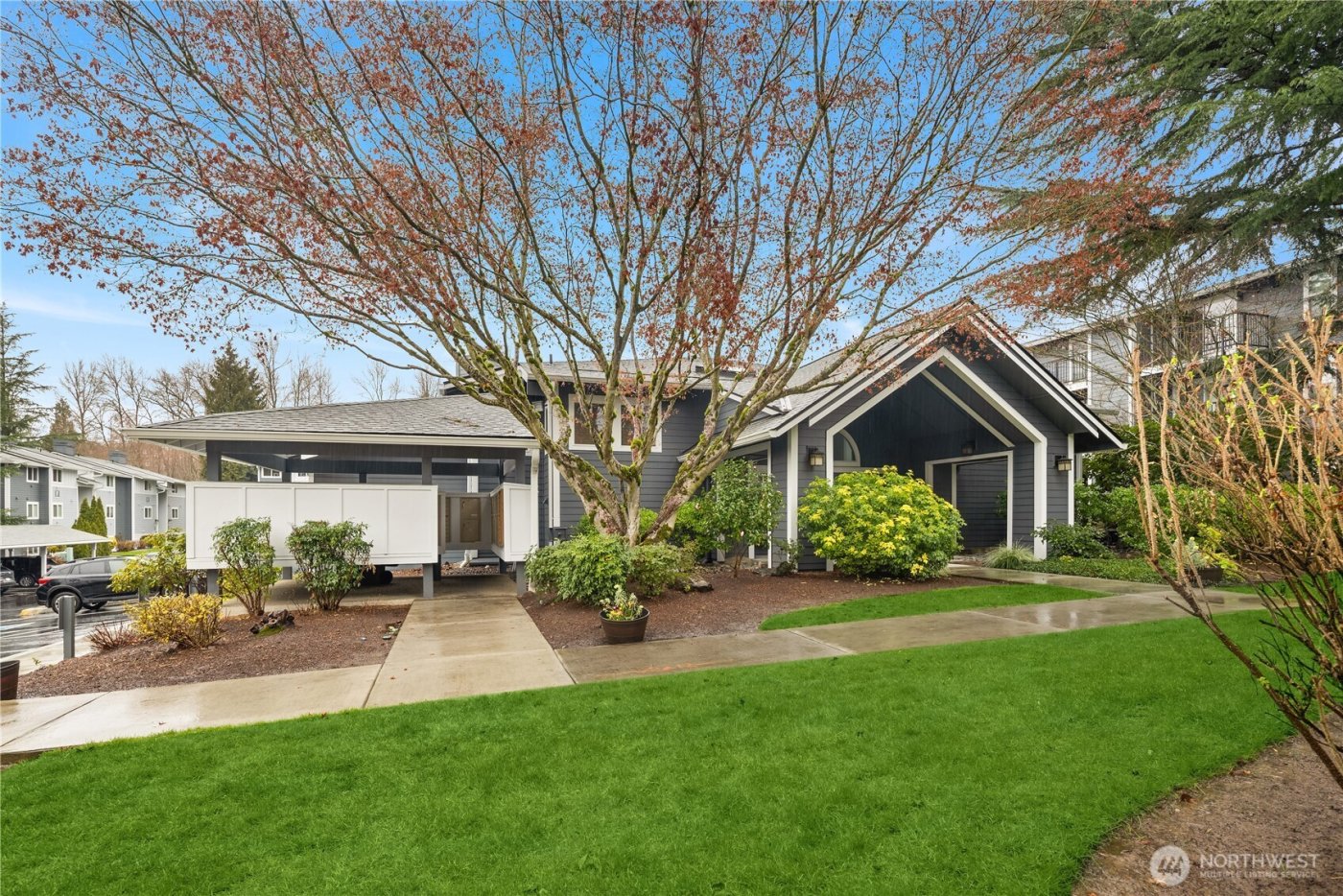 14006 NE 181st Place #B205, Woodinville, WA 98072