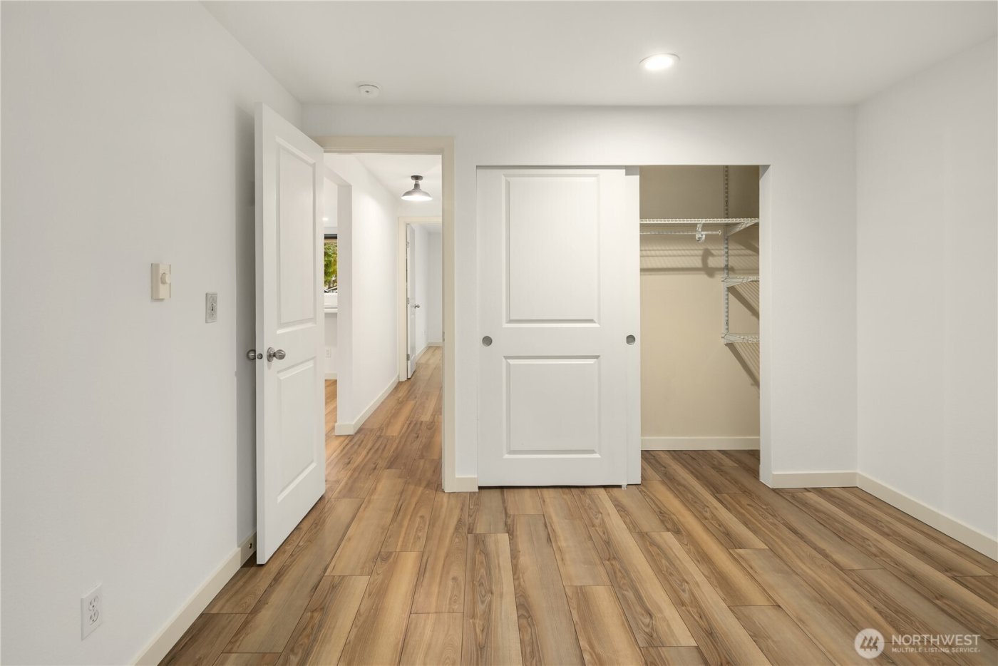 14006 NE 181st Place #B205, Woodinville, WA 98072