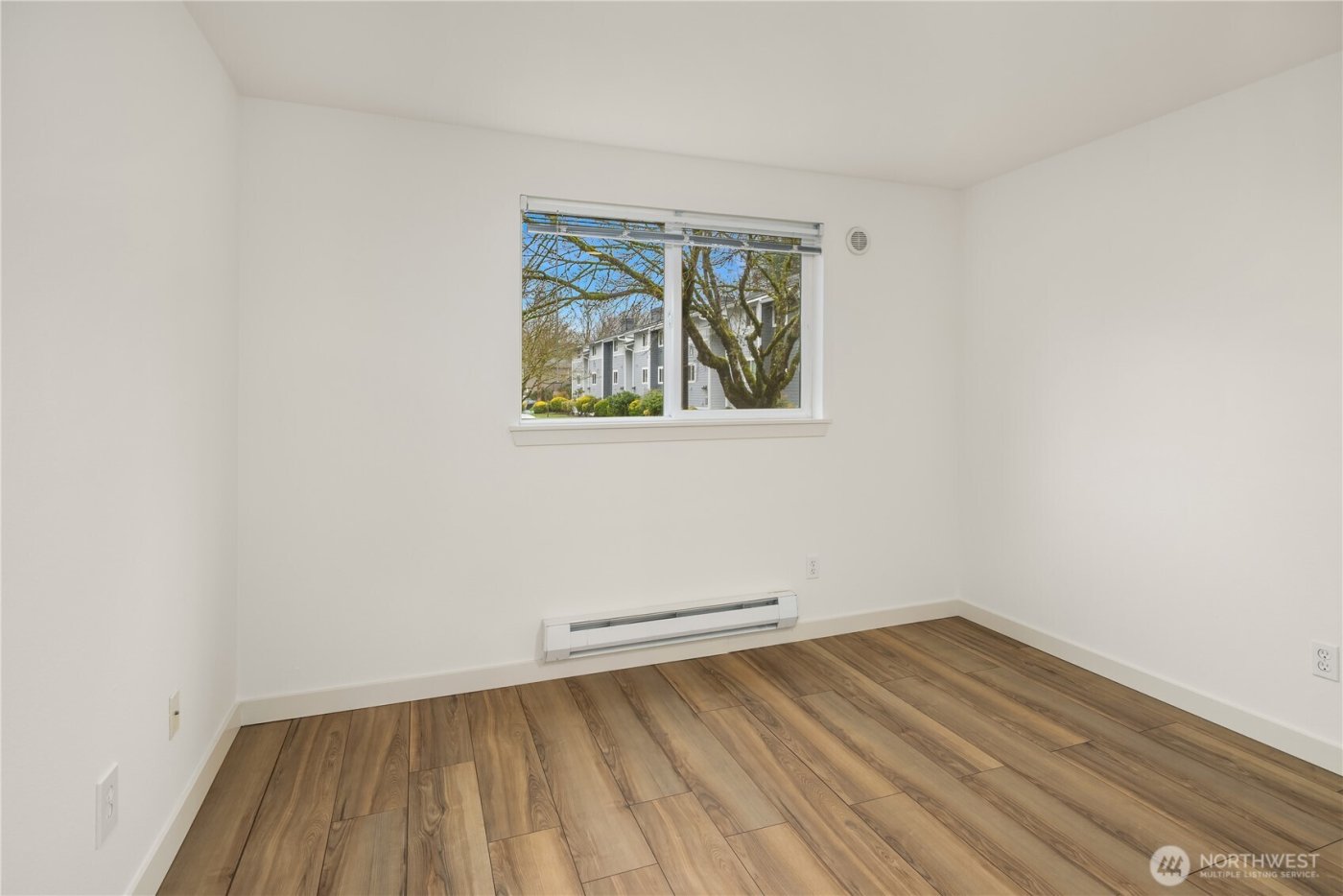 14006 NE 181st Place #B205, Woodinville, WA 98072