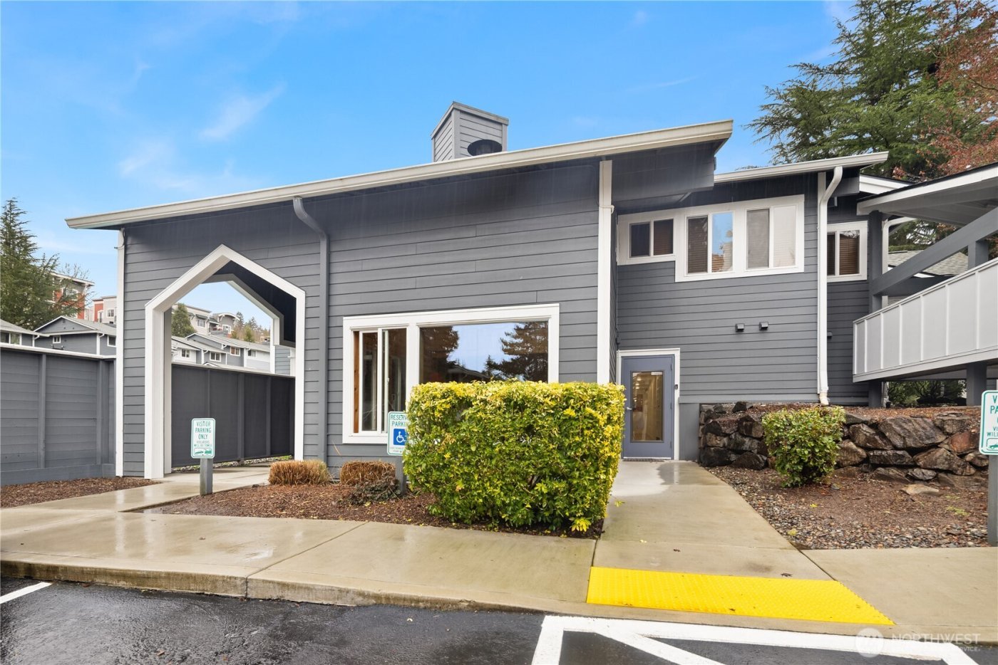 14006 NE 181st Place #B205, Woodinville, WA 98072