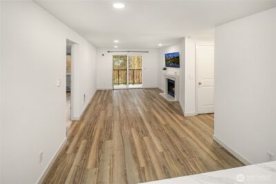 14006 NE 181st Place #B205, Woodinville, WA 98072 - Photo 4
