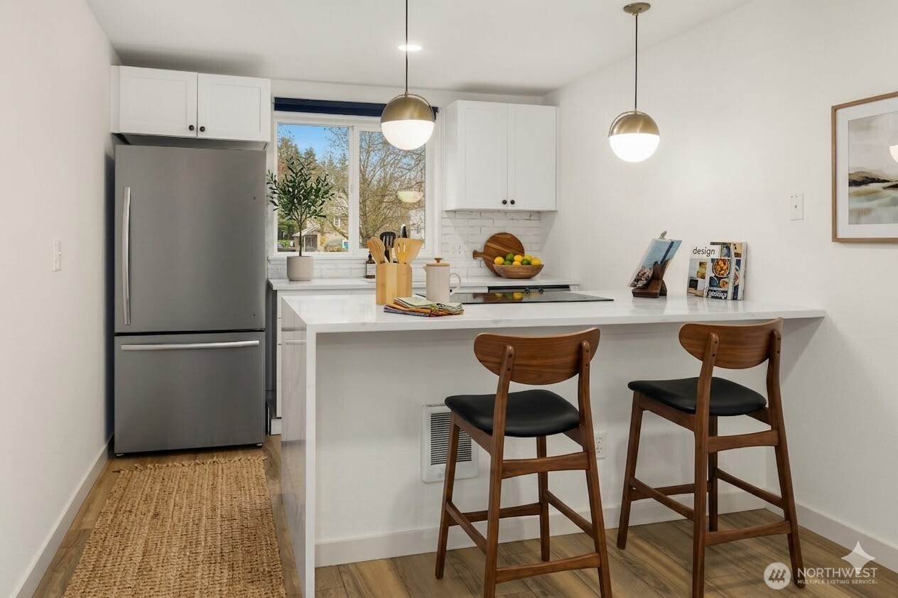 14006 NE 181st Place #B205, Woodinville, WA 98072