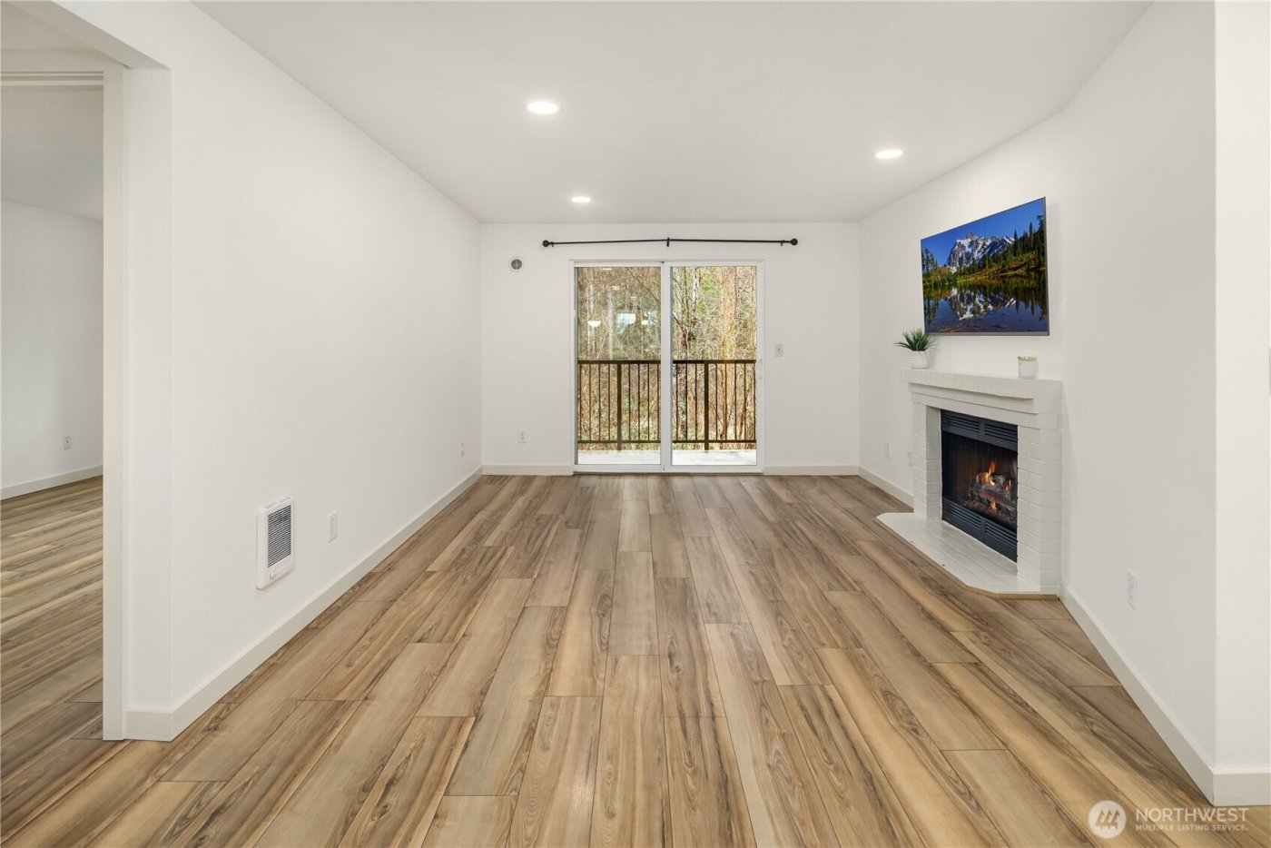 14006 NE 181st Place #B205, Woodinville, WA 98072