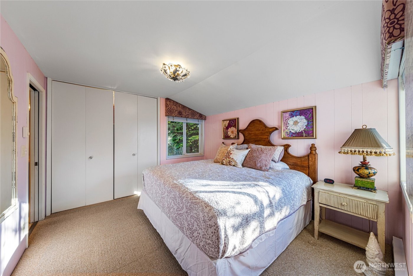 4951 Surfcrest Drive , Oak Harbor, WA 98277-7900