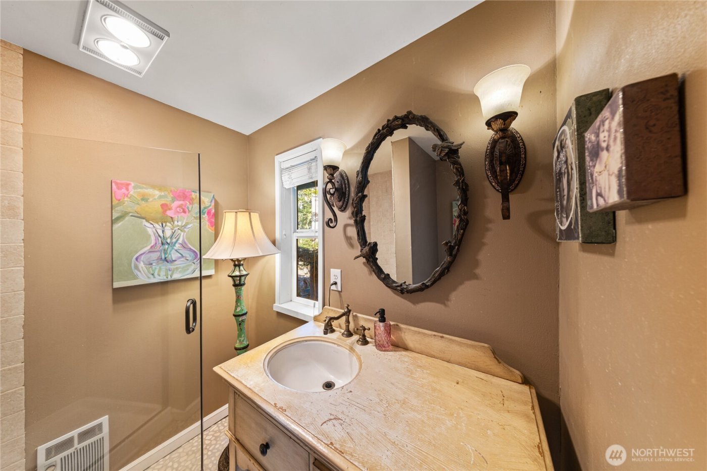 4951 Surfcrest Drive , Oak Harbor, WA 98277-7900