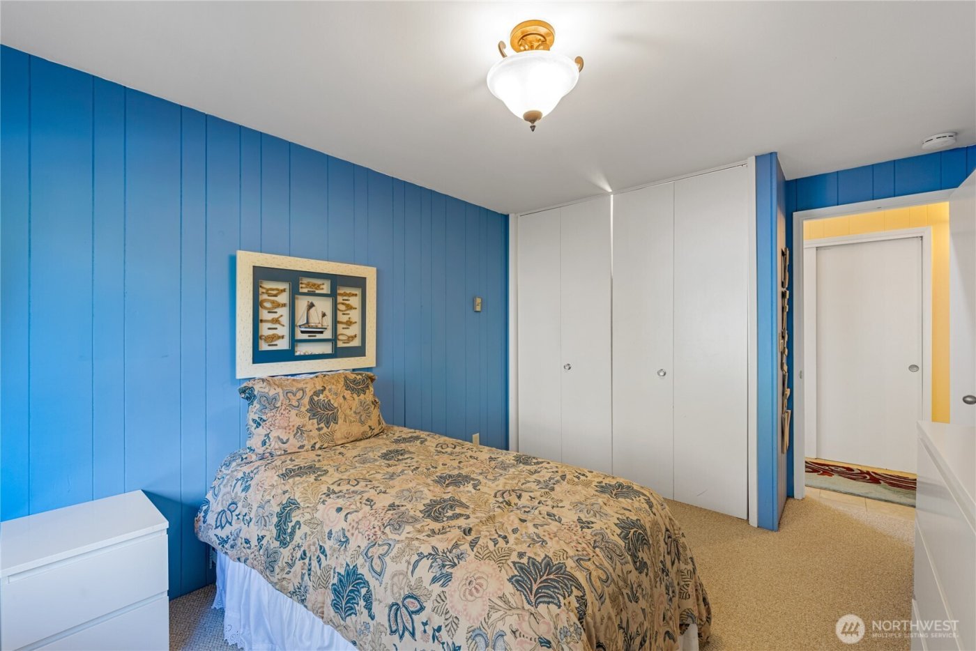 4951 Surfcrest Drive , Oak Harbor, WA 98277-7900