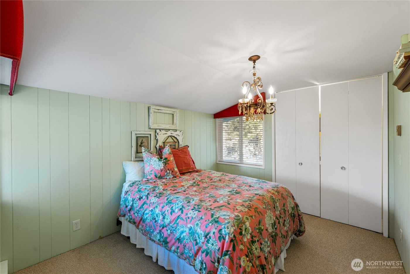 4951 Surfcrest Drive , Oak Harbor, WA 98277-7900