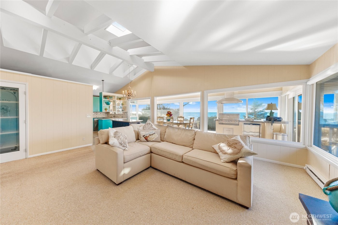 4951 Surfcrest Drive , Oak Harbor, WA 98277-7900