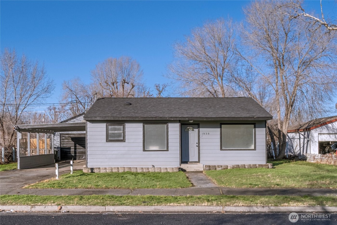 1820 W Lakeside Drive , Moses Lake, WA 98837