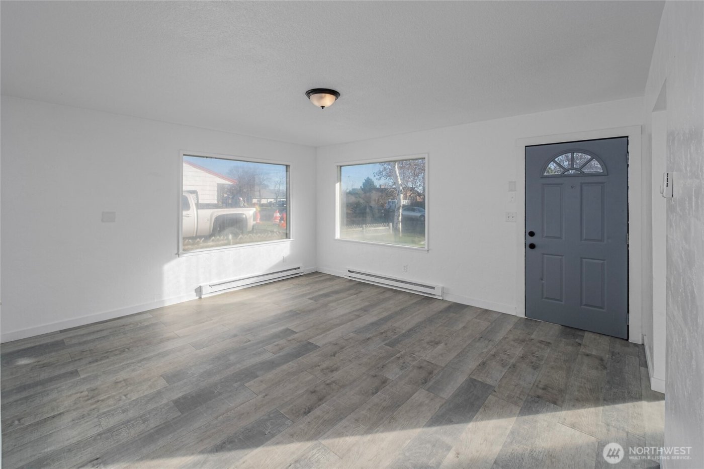 1820 W Lakeside Drive , Moses Lake, WA 98837