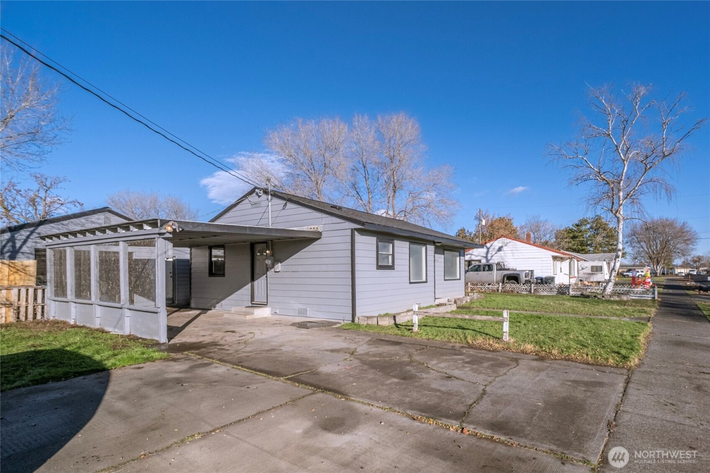 1820 W Lakeside Drive , Moses Lake, WA 98837