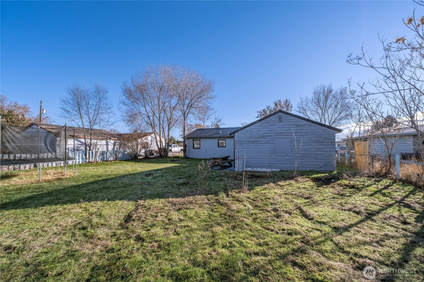 1820 W Lakeside Drive , Moses Lake, WA 98837