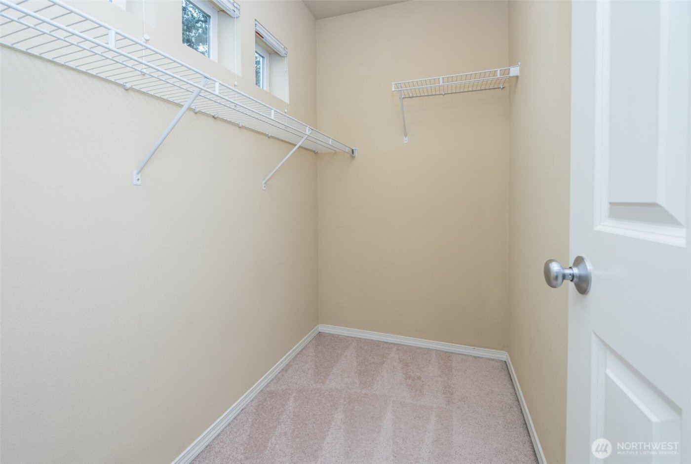 5325 Military Road E #B, Tacoma, WA 98446